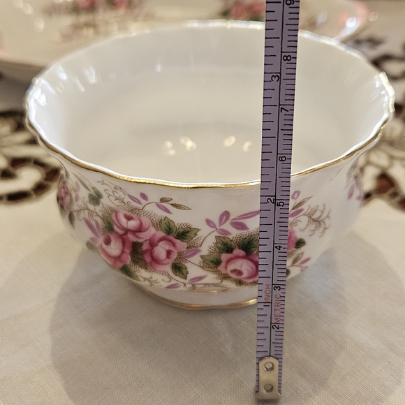 3pc "Lavender Rose" Cream and Sugar with Tray, by Royal Albert. - Picture 9 of 10